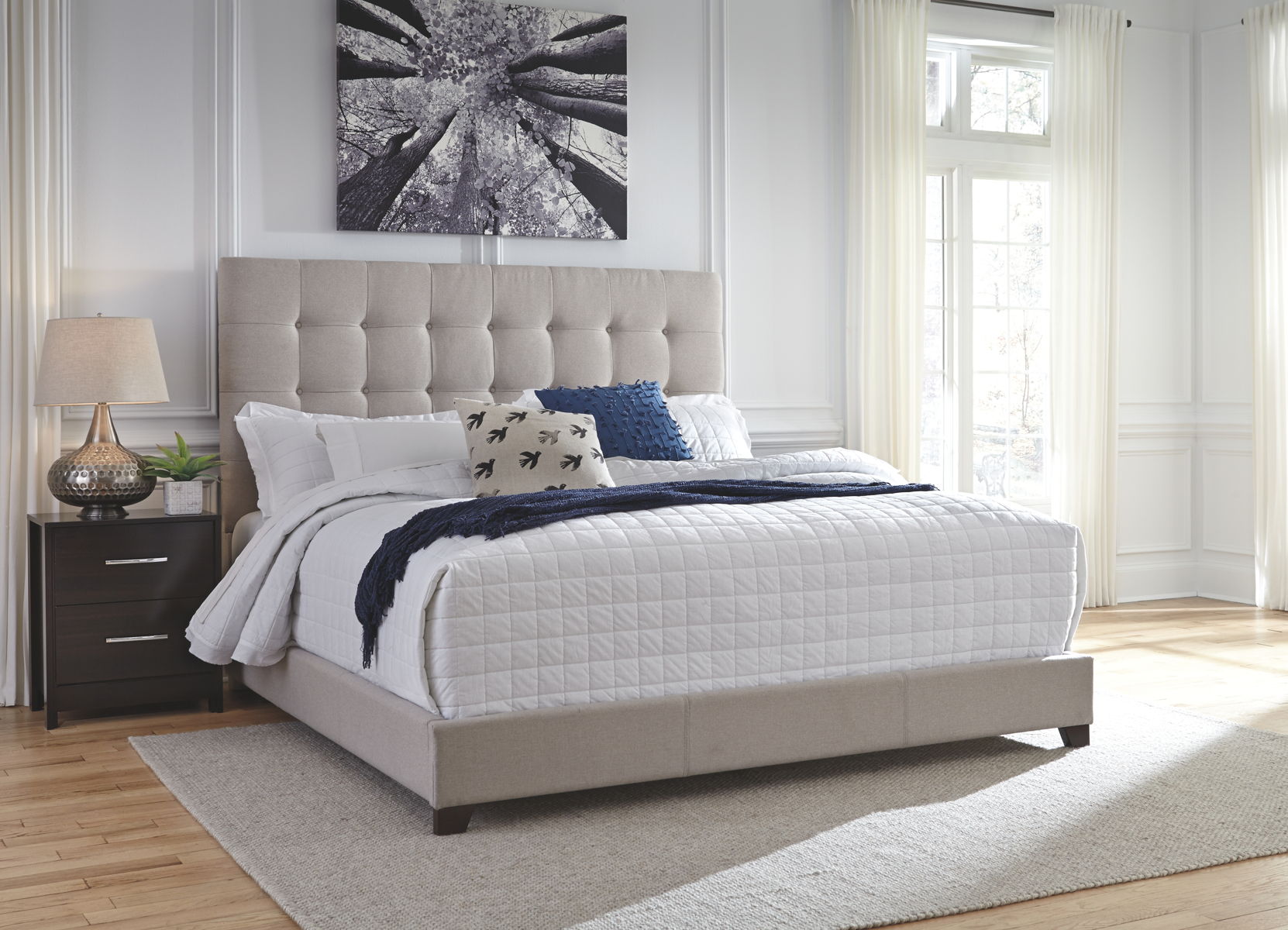 Dolante - Upholstered Bed - Image 4