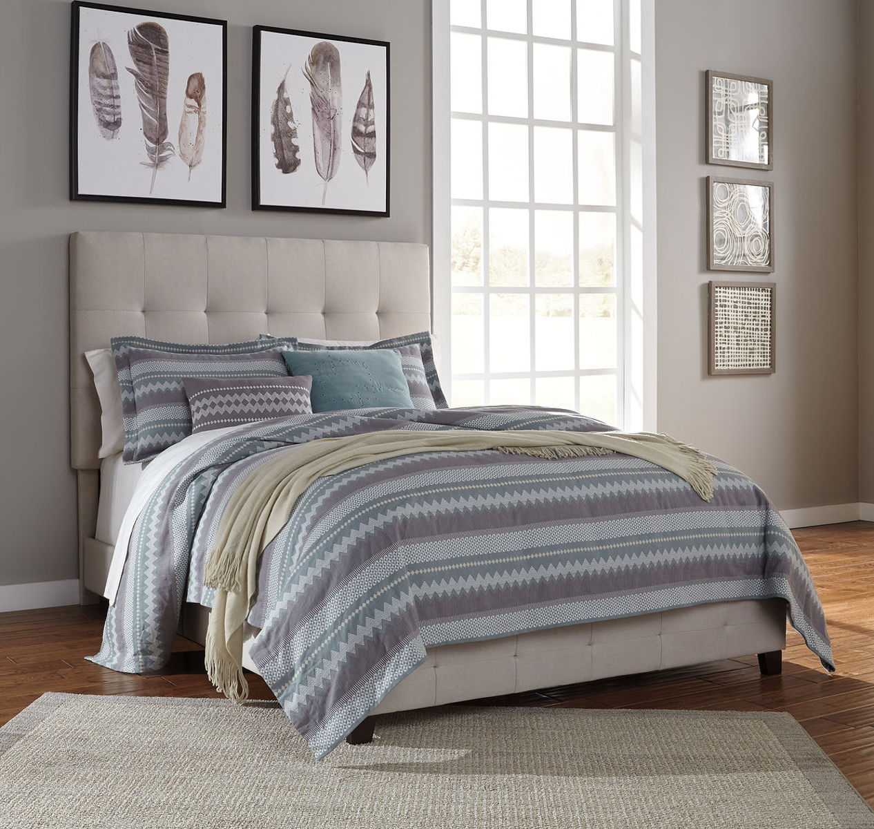 Culverbach - 5 Pc. - Dresser, Mirror, Queen Upholstered Bed, 2 Nightstands - Gray - Image 2