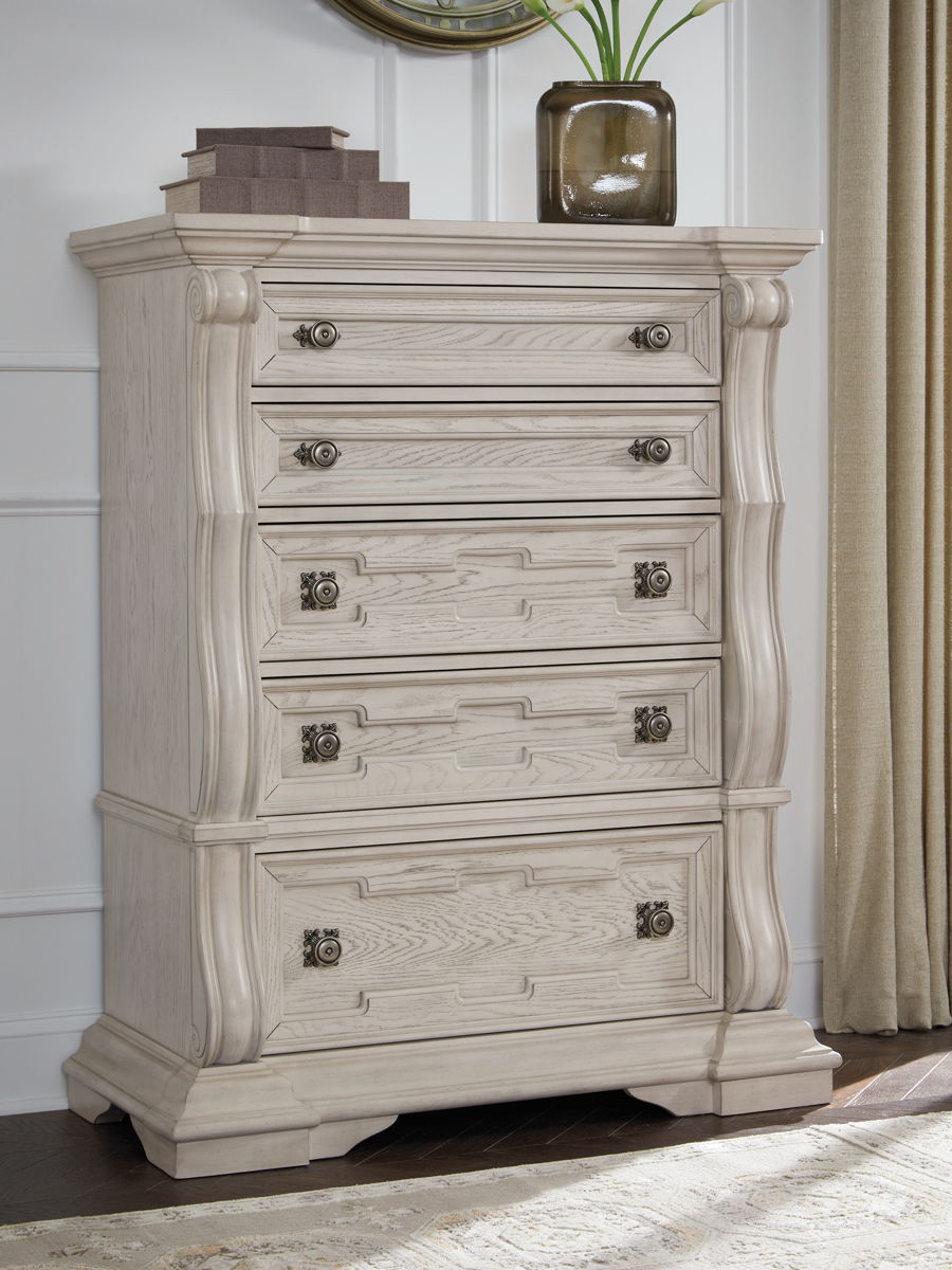 Bruchandi - Five Drawer Chest - Antique White - Image 3
