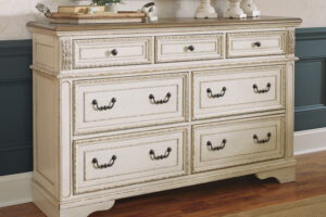 Realyn - Dresser