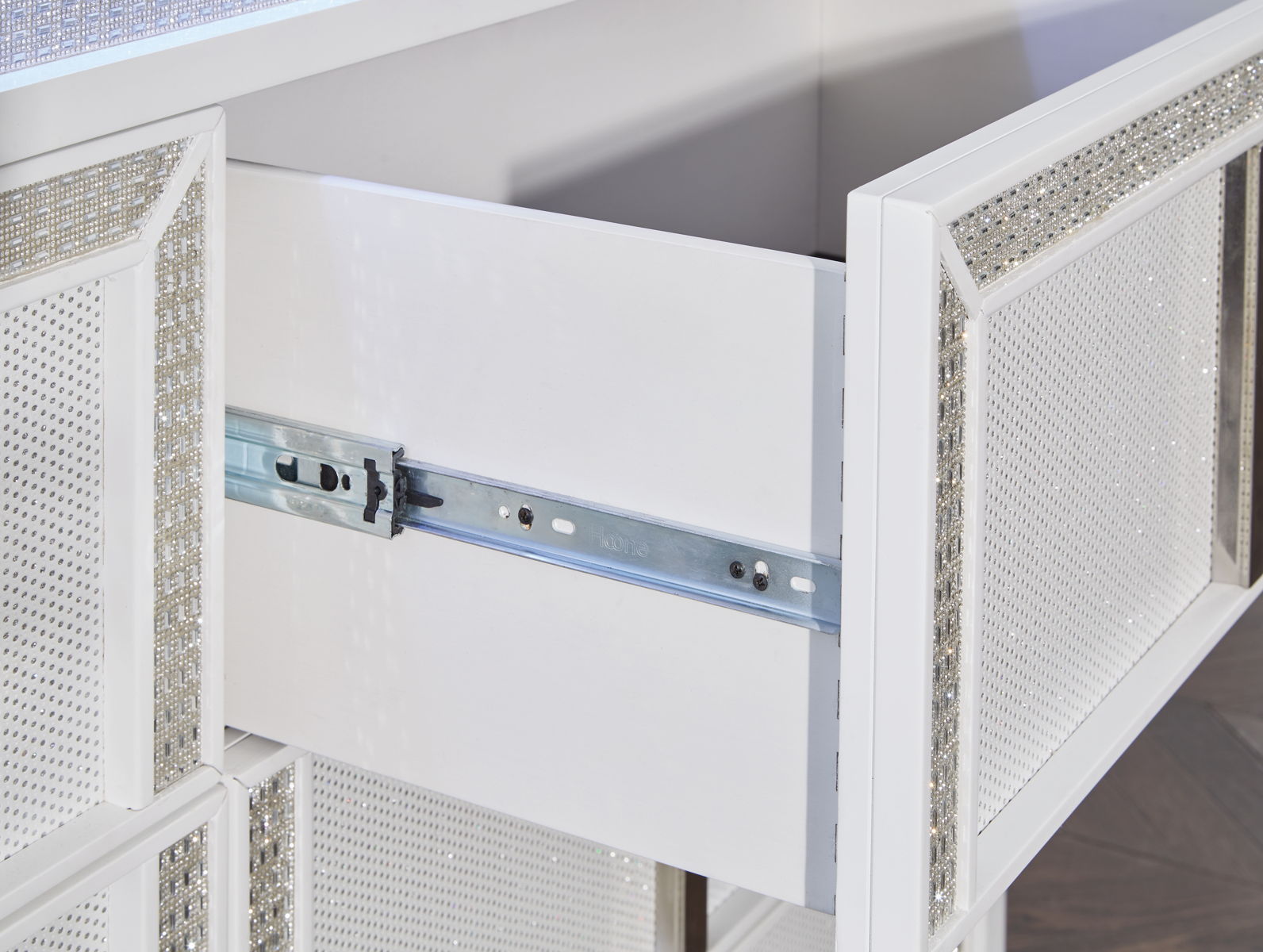 Chalanna - Dresser And Mirror - White - Image 2