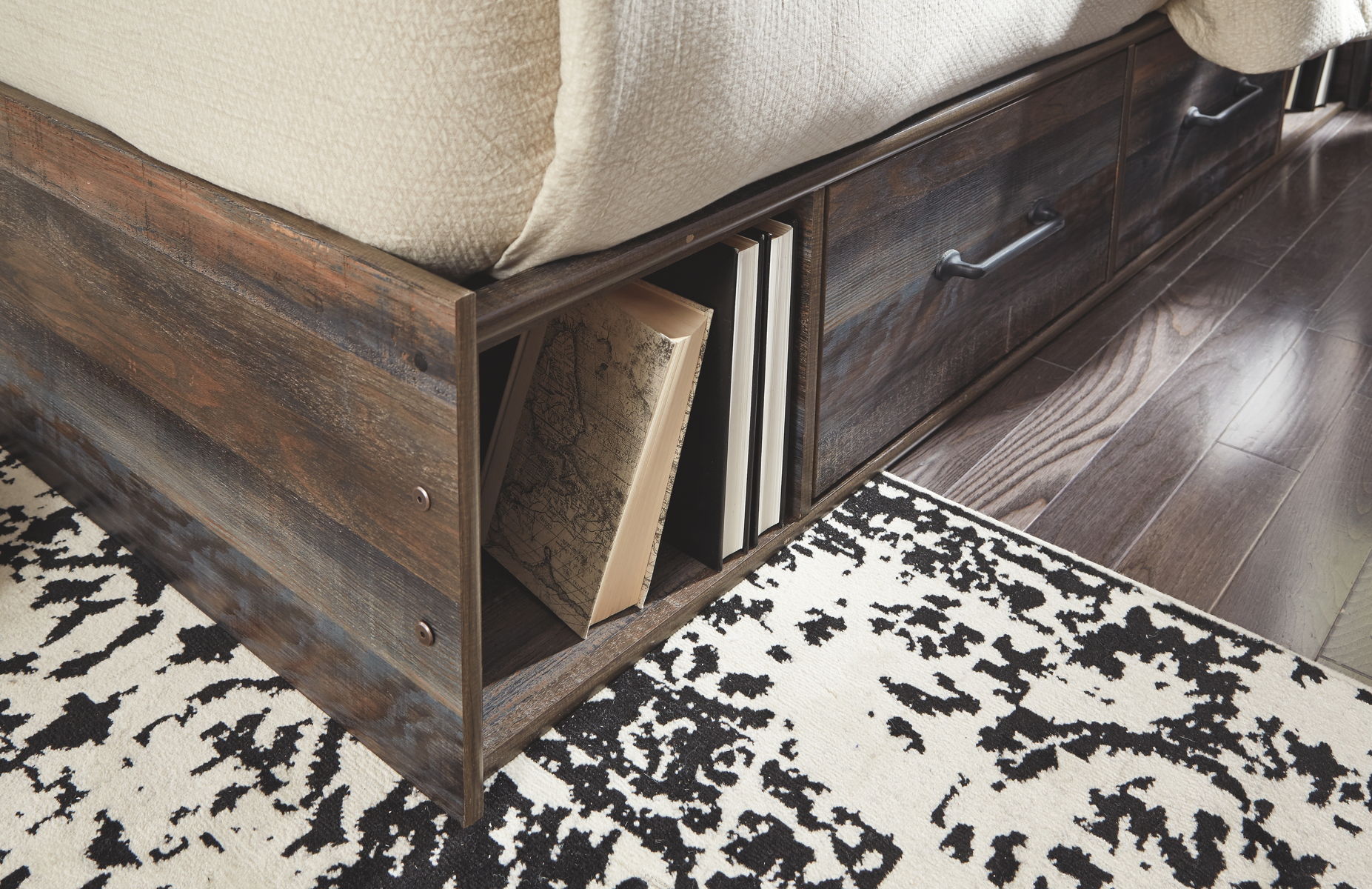 Drystan - Panel Bedroom Set - Image 8