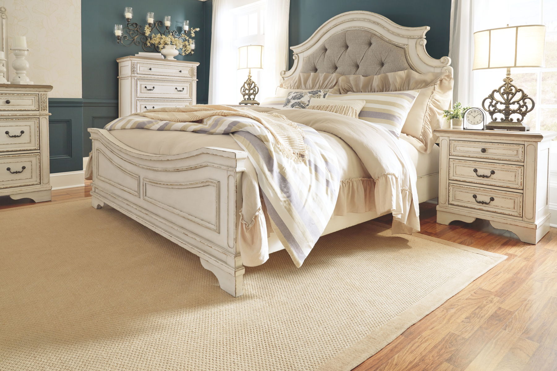 Realyn - Panel Bedroom Set - Image 17