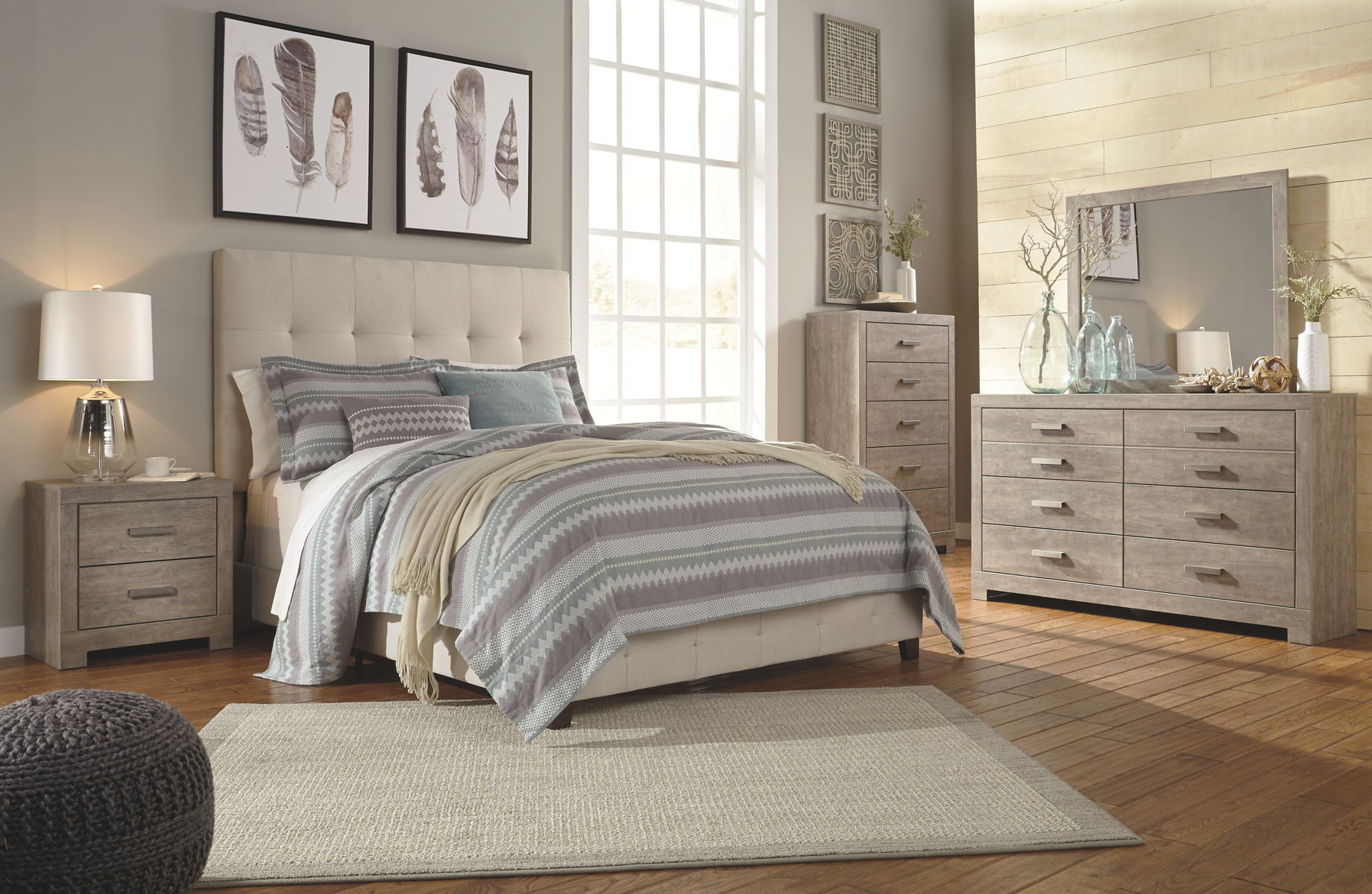 Culverbach - Five Drawer Chest - Gray - Image 3